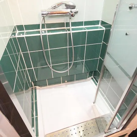 Ymmo 75012 Apartmanhotel *